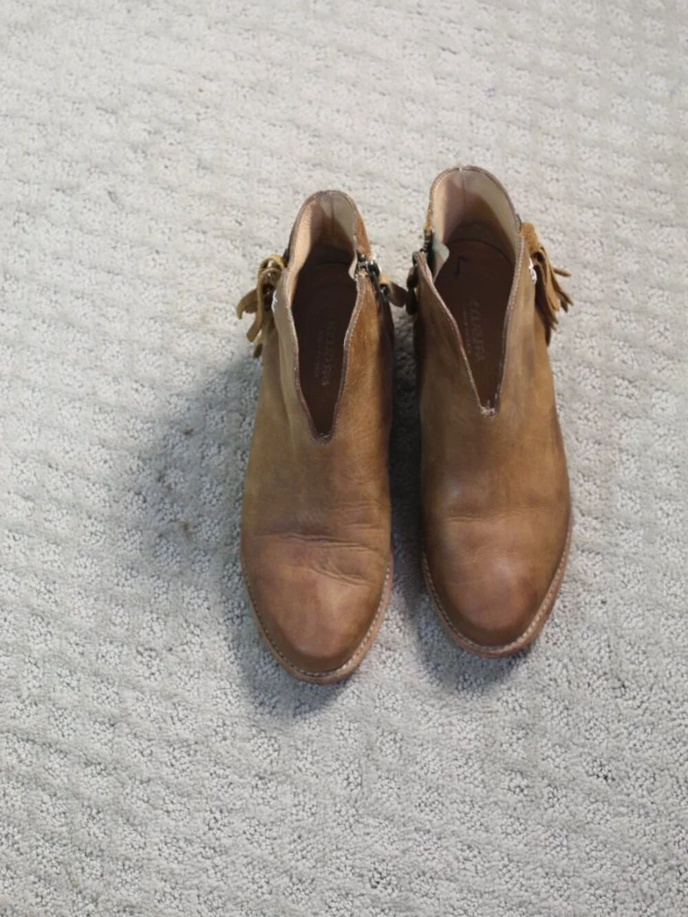 Koolaburra size tan